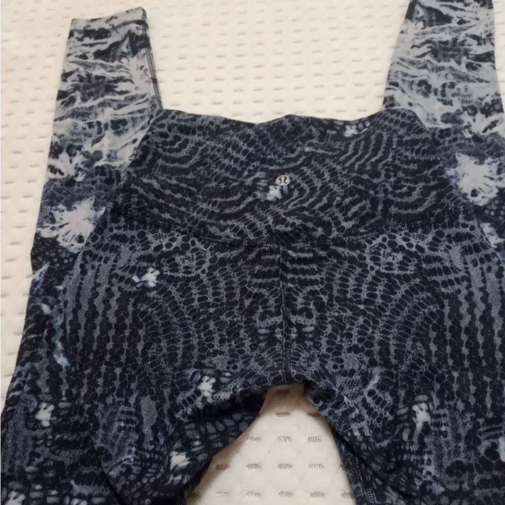 Lululemon Align Blue Patterned Leggings - image 2